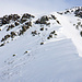 Erster Aufschwung zum P.2514. Über diesen Aufschwung muss man die Skier kurz tragen (Kraxeln im 1. Schwierigkeitsgrad). 