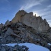 Noch ein Foto des Chilchhorns von Bergfex84 aus dem Herbst 2024.<br /><br />Man erkennt im Vergleich mit folgender Aufnahme aus dem Sommer 2024, dass ein ganzes Stück eingefallen ist: https://www.hikr.org/gallery/photo3935644.html?piz_id=34201<br /><br />Den Holzbalken braucht man nicht mehr, aber dafür ists weiter oben umso schlimmer geworden!