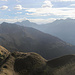 Dieses 360Grad - Panorama habe ich auch Interaktiv (im Browser mit Script) erstellt, dieses ist jedoch nicht auf hikr hochladbar. Bei Interesse pn an mich.<br />Ansonsten: 2x die Lupe benutzen (+) und scrollen<br /><br />Gipfelbestimmung des Gipfelpano: <a href="https://www.peakfinder.com/de/?lat=47.29966&lng=10.07732&ele=2088&azi=52.49&alt=-3.19&fov=110&cfg=s&name=G%c3%bcntlejoch" rel="nofollow" target="_blank">hier</a> (peakfinder)