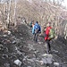 Di nuovo nel bosco (facendo i conti con un vento molto freddo e teso) per fare ritorno alla Capanna Mara.