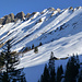 Blick vom Wald unterhalb La Poya über Petit Clé und die steile südliche W-Flanke zu den Rochers de Clé und zum Wittenberghore