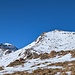Zum Teil war der Grat völlig schneefrei. Beim Vogel links der Bildmitte dürfte es sich um einen Bartgeier handeln.