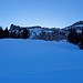 Hier zweigt der Sommerwanderweg zum Rautispitz bei der Grapplialp ab.