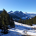 Blick zu den 3 Dents über Broc: de Broc, du Chamois, du Bourgo