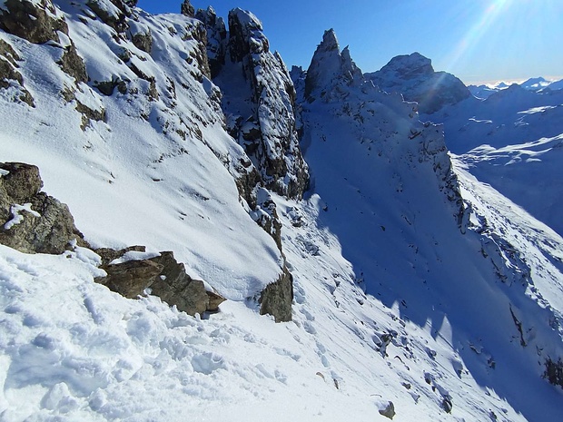 Blick zur anspruchsvollen Passage unterhalb des Grates