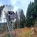 Der Pfad endet schließlich 40, 50 Höhenmeter weiter oben an einer Kurve des nächsten Querwegs. Hier setzten wir unseren Weg nach links fort.