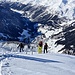 Sci-Alpinisti in arrivo, sullo sfondo Airolo