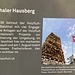 die erwähnte Feuerstelle mti dem riesigen Holzstapel fürs Feuer am Nationalfeiertag