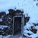Klamm-Eingang mit Gittertür