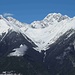 Di fronte a noi, oltre il solco della Valtellina, il Disgrazia.