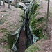 Židovský vrch, Felsspalte