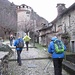 Manca circa un quarto d’ora alle otto e stiamo passando di fianco al Castello di Vogogna seguendo la mulattiera per Genestredo.