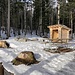 hübscher Picknickplatz: Grillstelle Nätschweid - heute ohne Besuch - am Waldrand, nordnordwestlich des Hofes ...
