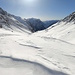 <b>La discesa, pur non essendo da sballo, mi permette di trascorrere ancora un’oretta sulla neve, in pieno sole, prima di concludere l’escursione a Cozzera/Ghirone, dove decenni fa era in funzione una sciovia.</b>