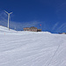 Beim Grossboden auf 2330 m taucht ein erstes Windrad auf