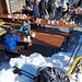 alla capanna ora gran parte della folla se ne è andata........
