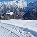 il possente Pizzo Adula ed a destra il canale caratteristico e quasi sempre del tutto all'ombra della val Soi