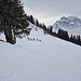 Die Skitourengruppe im Anzug