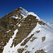 Hinter dem ersten Turm zieht der wunderbar verschneite und noch unverspurte S-Grat in 3 steilen Aufschwüngen zum Gipfel des Giferspitz. Nur - Schönheit hat wie so oft auch hier ihren Preis...