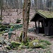 Diesem (Bez. KB1) folgte ich nun linkswärts bis zum hübsch gestalteten Rastplatz am Bonin-Brunnen.