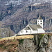 Calonico, die berühmte Kirche auf dem Felsvorsprung