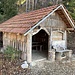 ... bei der Hütte der Holzgemeinde Walden