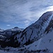 Die Sonne kommt über den Hochberg, Blick zum Biberkopf und Karhorn