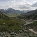 Rückblick beim Aufstieg durch das kleine Tal. Hinten Piz Terri.