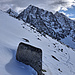 Aussicht von der mit "Haifischzähnen" gespickten mittleren SW-Flanke nach S zum Färichhorn, rechts dahinter das Dirruhorn, links das Gross Bigerhorn