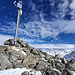 Ankunft auf dem Gipfel: im E zwischen Lammen-, Jegi- und Inner Rothorn und  einem Föhnschleier von rechts Weissmies, Laggin- und Fletschhorn