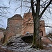 100, 150 Meter weiter erheben sich die Ruinen der Burg Neuscharfeneck.