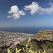 auf dem Gipfel mit Blick vor zum Tafelberg, wo der Wanderweg außen rum hinführt