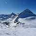 Nun geht es über die Skipiste mit Blick auf den Olperer zur Wildlahnerscharte...