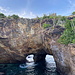 Bei Sandy Ground - Am Trou David (aka David’s Hole, Devil’s Hole). Die eingestürzte Höhle ist durch zwei "Tunnel" mit dem Meer verbunden.