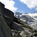 Drahtseilgesichert führt der Steig über den Gletscherschliff Richtung Kürsingerhütte