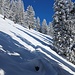 Es ist schon eine Spur zu erkennen, aber in dieser sinkt man immer noch 20-30cm ein. Weiter oben wird es noch mehr.