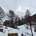 Bivacco-Cappella 89° Brigata Garibaldi, a destra a mezzacosta il sentiero per la Porta di Prada