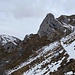 il sentiero di avvicinamento alla base della via Feel Free