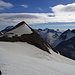 Die Untere Rötspitze wird beim Aufstieg kurz überschritten und ist nur eine relativ unscheinbare Erhebung