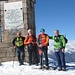 Foto sotto il basamento della enorme croce del Mottarone (m 1492).