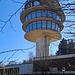...ging's hinauf zum Radarturm Neunkircher Höhe. Die Anlage dient zur Überwachung des südwestdeutschen Luftraums.