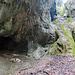 Besuch vom wasserfreien Wassserfall Blauenstein. Links sieht man bereits eine erste Höhle.