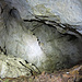 Blick in diese Höhle, welche über eine Leiter erreichbar ist.