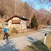 In località Donadivo, dove si trova anche un ristorante, incrociamo nuovamente la stradina asfaltata.
