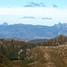Federation Peak - laut Edmund Hillary  "Australia's only real mountain". Er gilt als am schwierigsten zu besteigender Berg in Australien. Der Precipitous Bluff daneben schaut auch spannend aus.