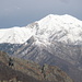 Il Pizzo Mottac e, alle sue spalle, la cima più alta del comprensorio della Valgrande: il Tògano (2301 m)