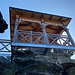 Mariina skála - Blick zum Gipfelpavillon, der heute (Wochenende, gutes Wetter) vielbesucht ist und deshalb kaum aus besserem Blickwinkel fotografiert werden.