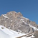 Blick zur gewaltigen Felswand des Piz Ela