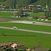 Auf ca. 700 m im Stirigwald gibt es einen idealen Ausguck, wo ich die Landung zweier F/A-18 mitverfolgen kann.