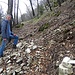 Emiliano salendo suo "suo" sentiero lo pulisce dai rami e dai sassi
